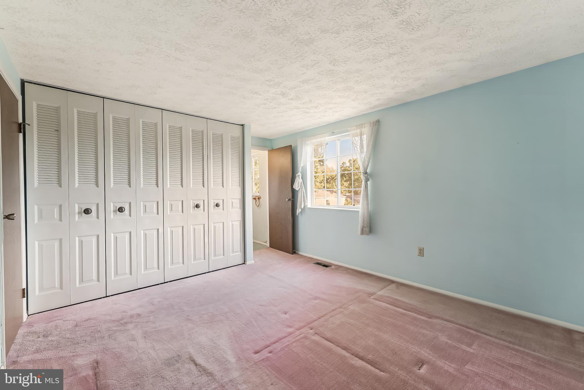 EDGELEA WOODS - Residential