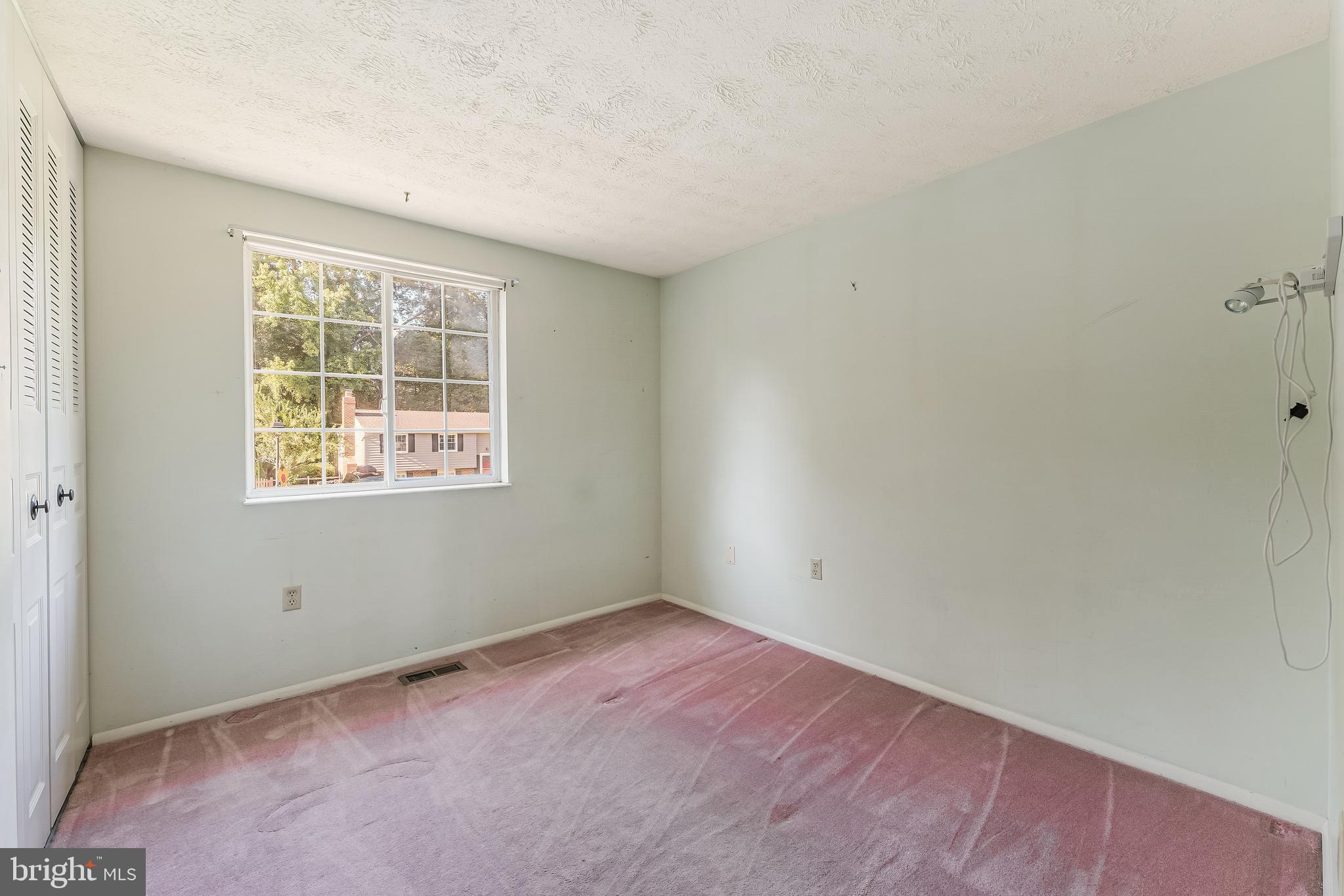 EDGELEA WOODS - Residential