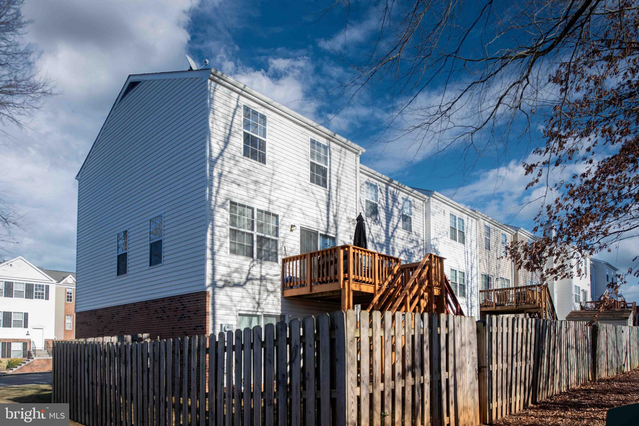 SUNNINGDALE MEADOWS - Residential