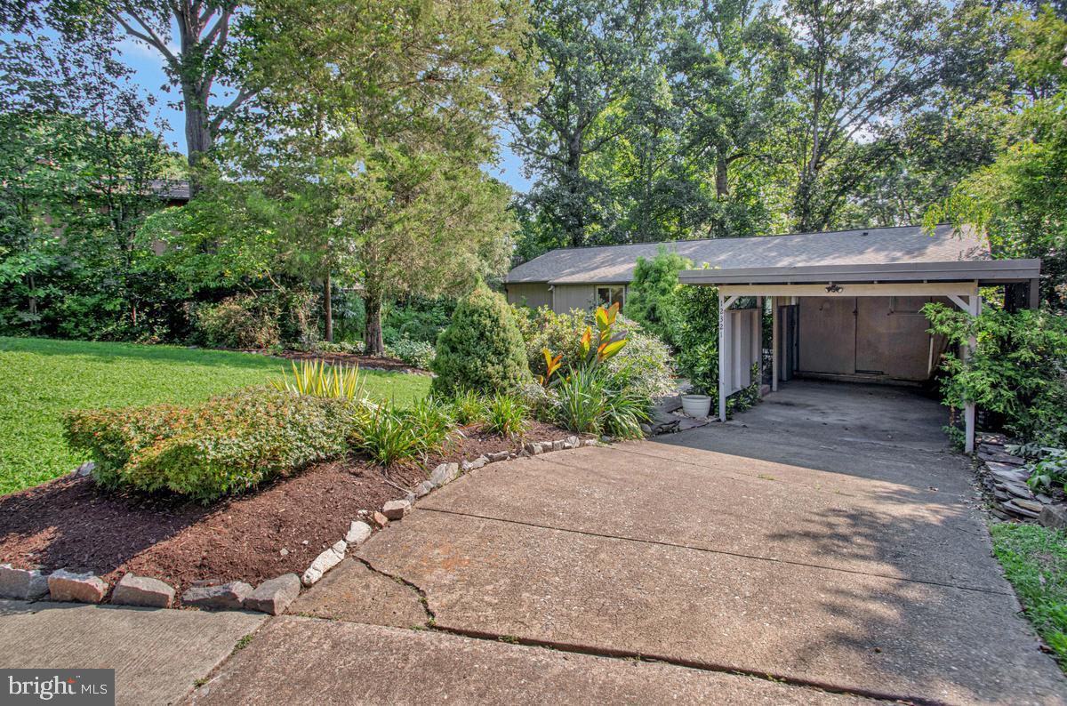 12321 HOLLYHOCK COURT