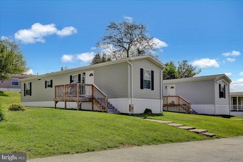 4 PONDEROSA LANE NEW PROVIDENCE PA 17560
