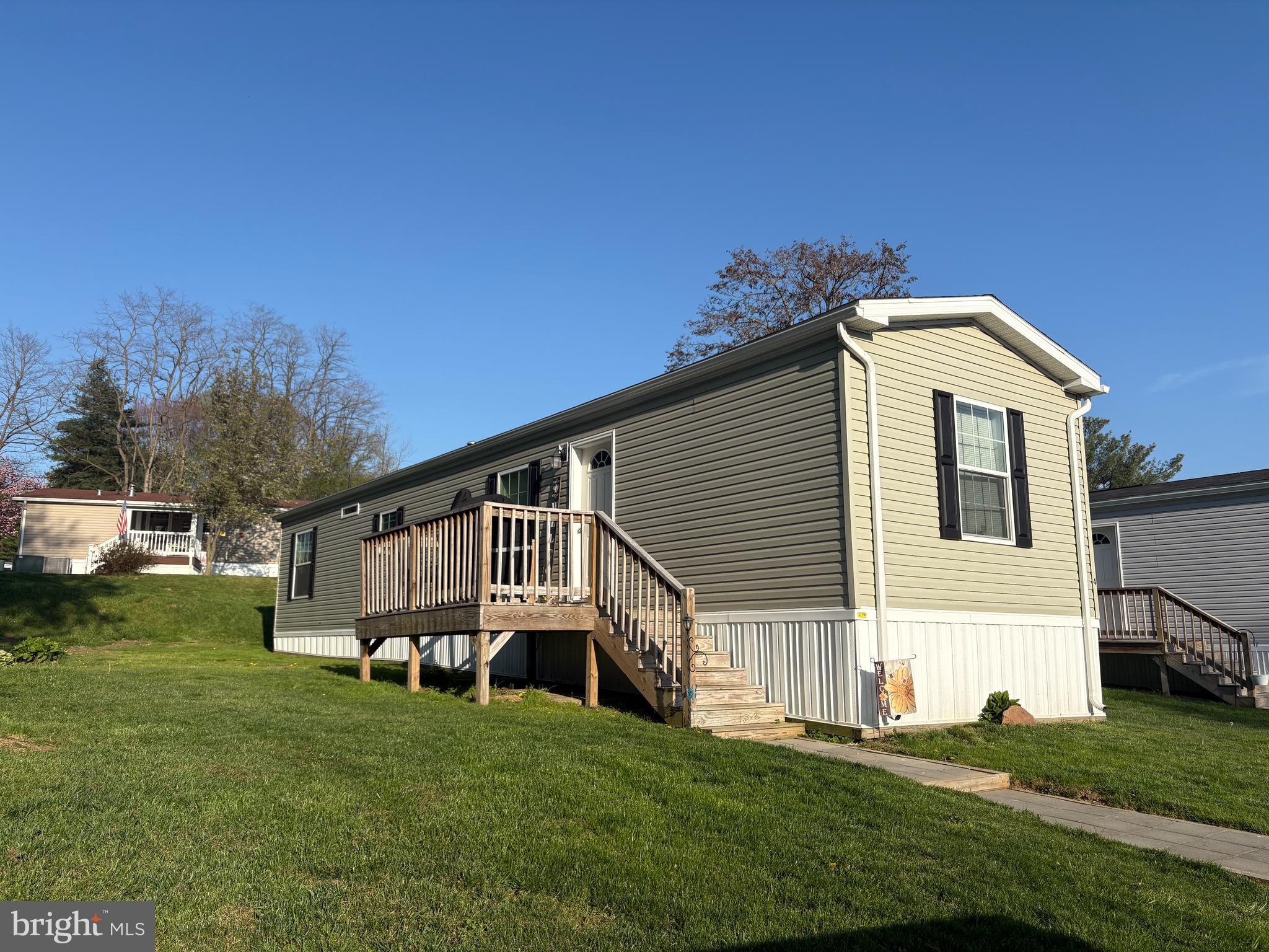 4 PONDEROSA LANE