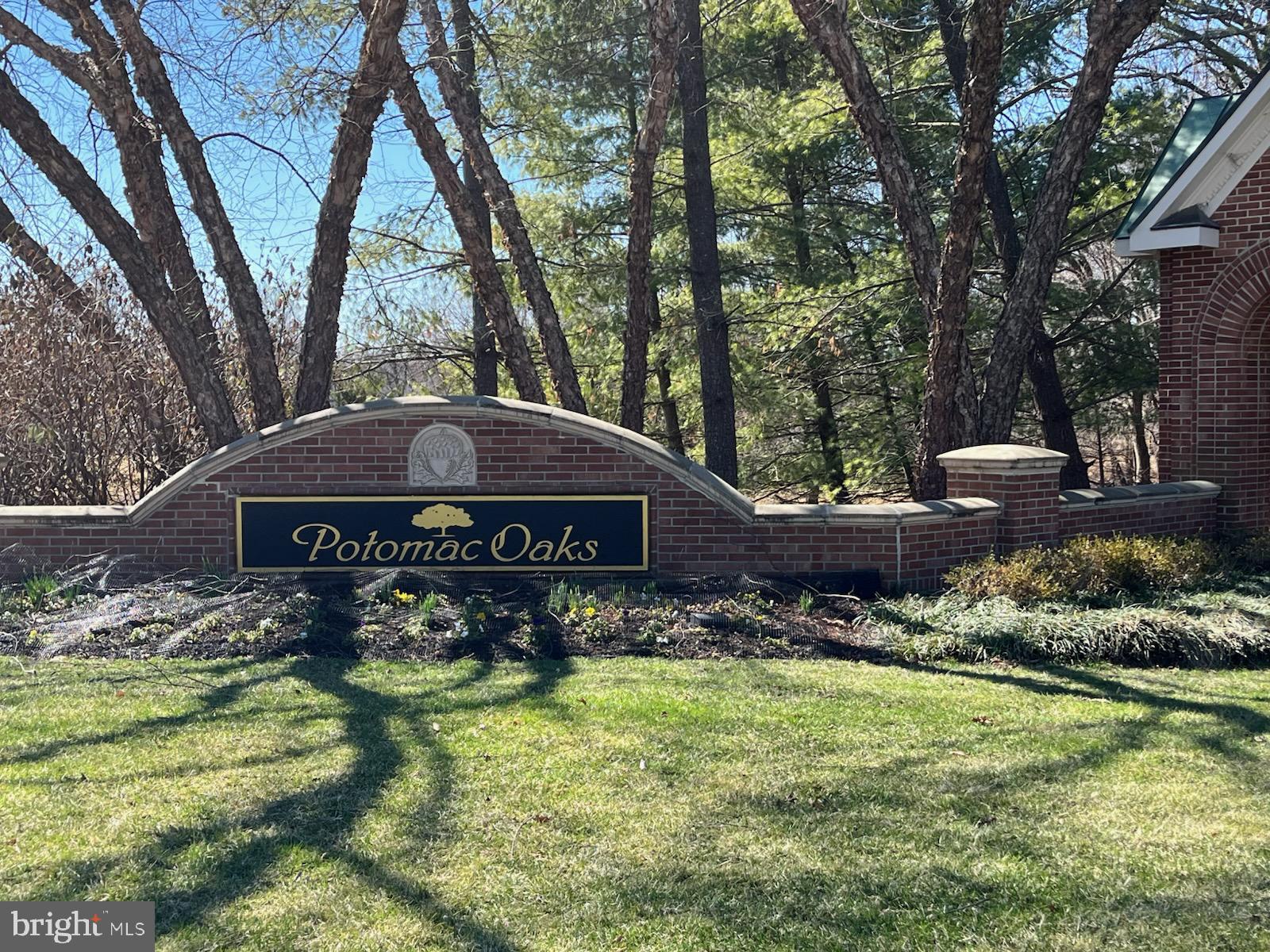 POTOMAC OAKS - Residential
