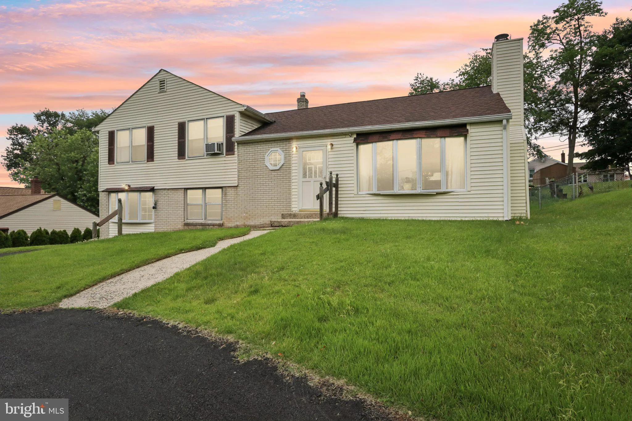 Warminster, Pennsylvania 18974, United States, 4 Bedrooms Bedrooms, ,1 BathroomBathrooms,Residential,Active,152016