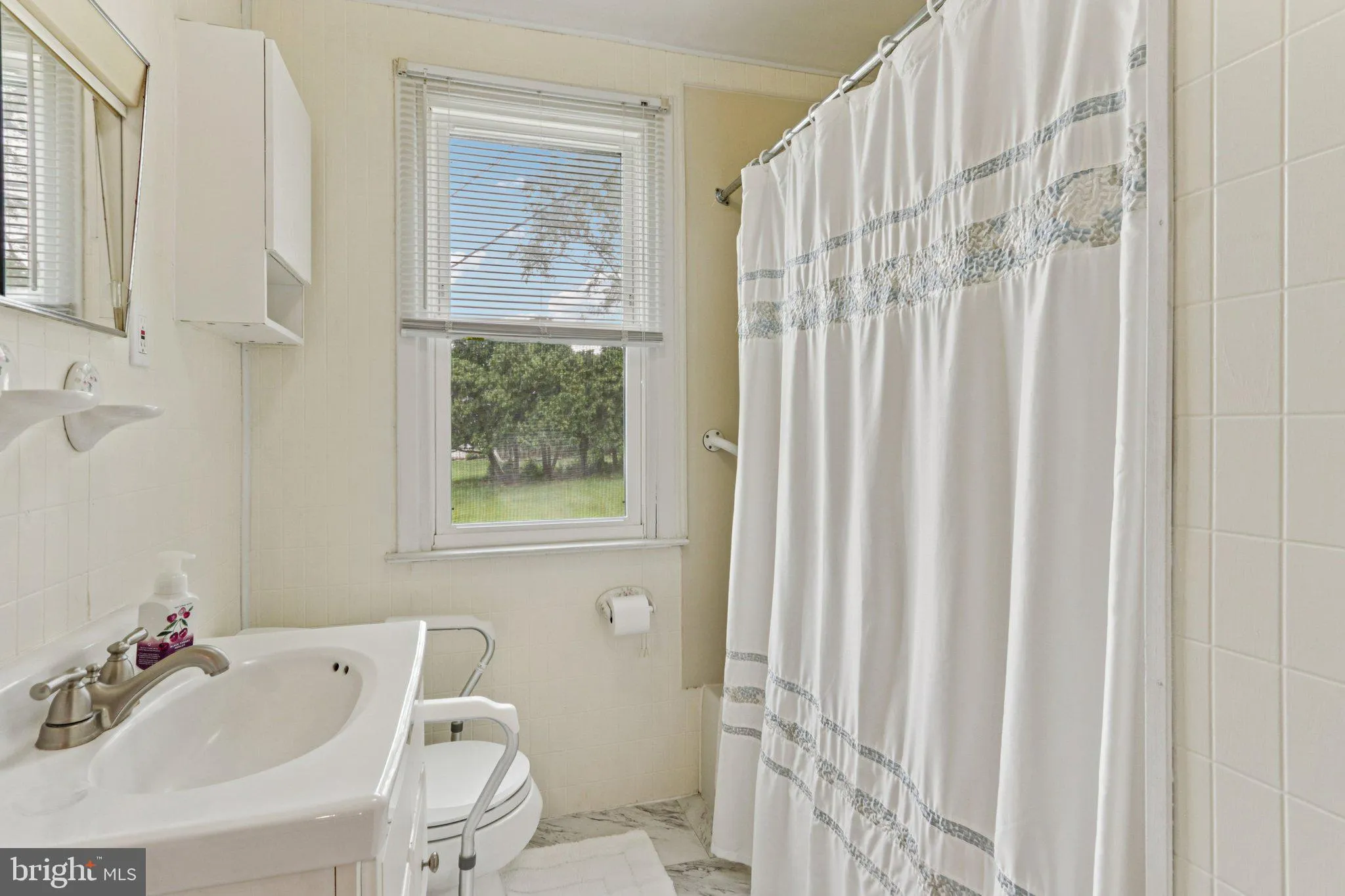 Warminster, Pennsylvania 18974, United States, 4 Bedrooms Bedrooms, ,1 BathroomBathrooms,Residential,Active,152016