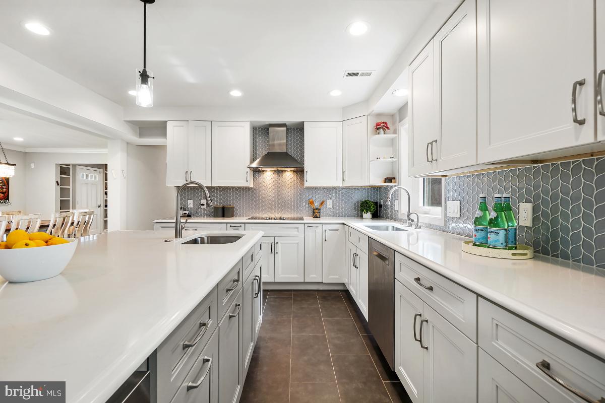 SPRINGBROOK FOREST - Residential