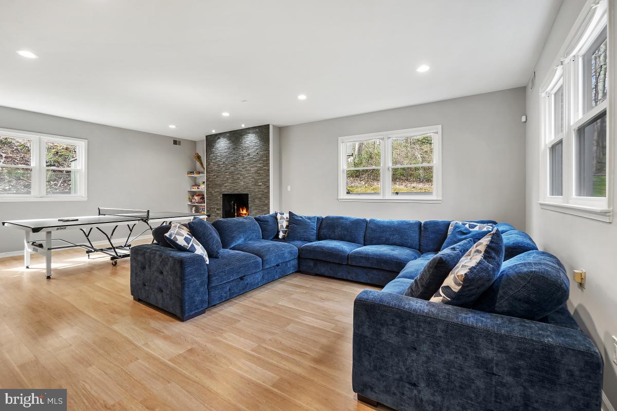 SPRINGBROOK FOREST - Residential