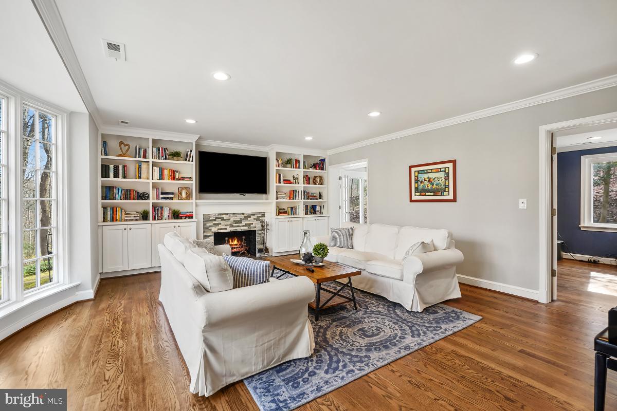 SPRINGBROOK FOREST - Residential