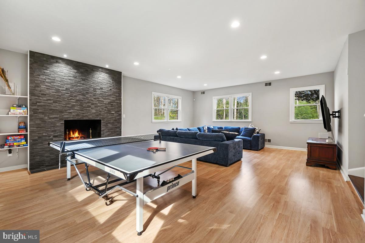 SPRINGBROOK FOREST - Residential