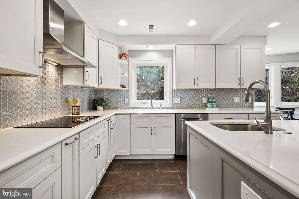 SPRINGBROOK FOREST - Residential