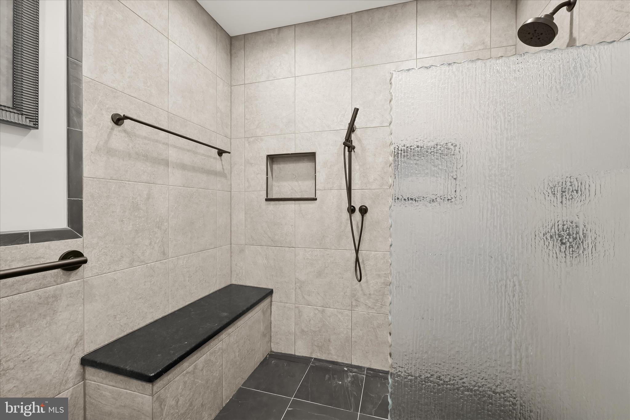 GIBSON ISLAND - Residential