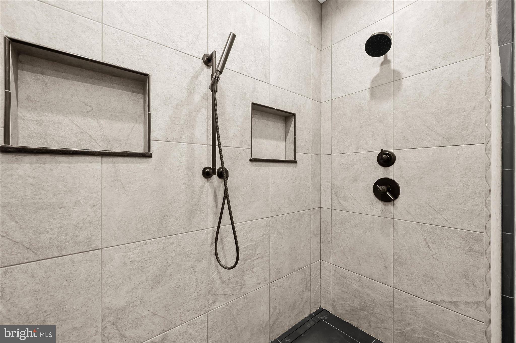 GIBSON ISLAND - Residential