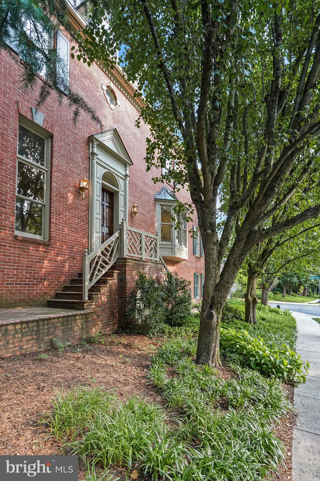 HAMPTONS OF MCLEAN - Residential