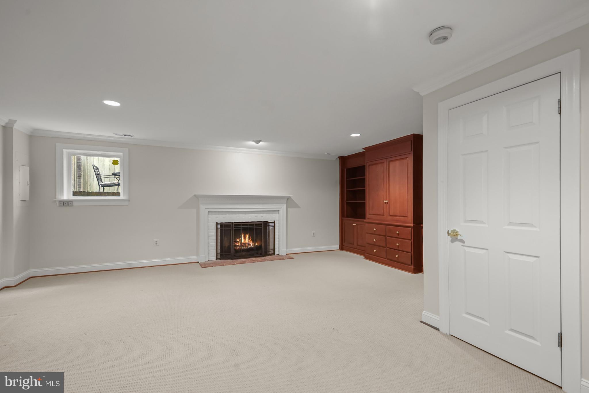 HAMPTONS OF MCLEAN - Residential