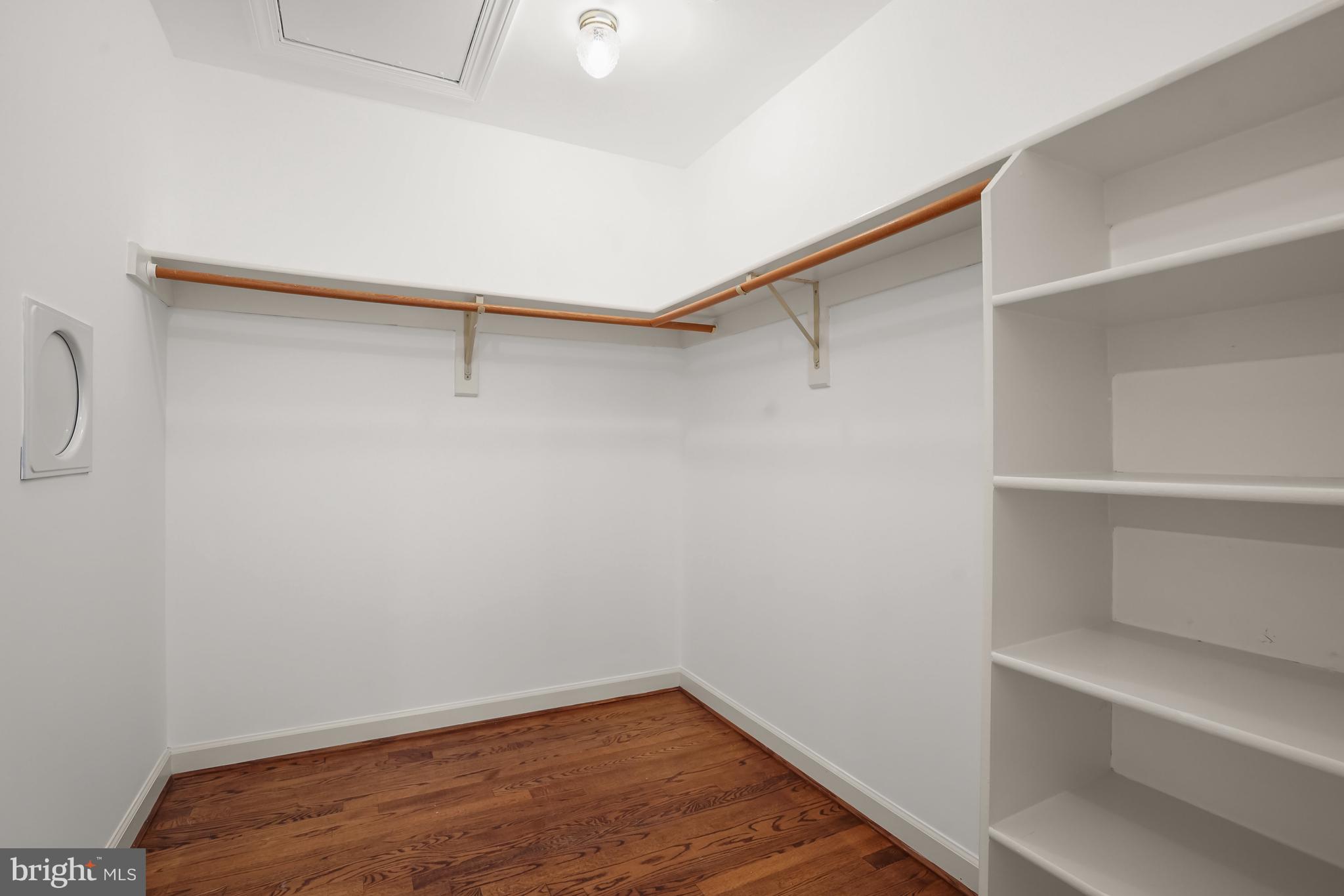 HAMPTONS OF MCLEAN - Residential