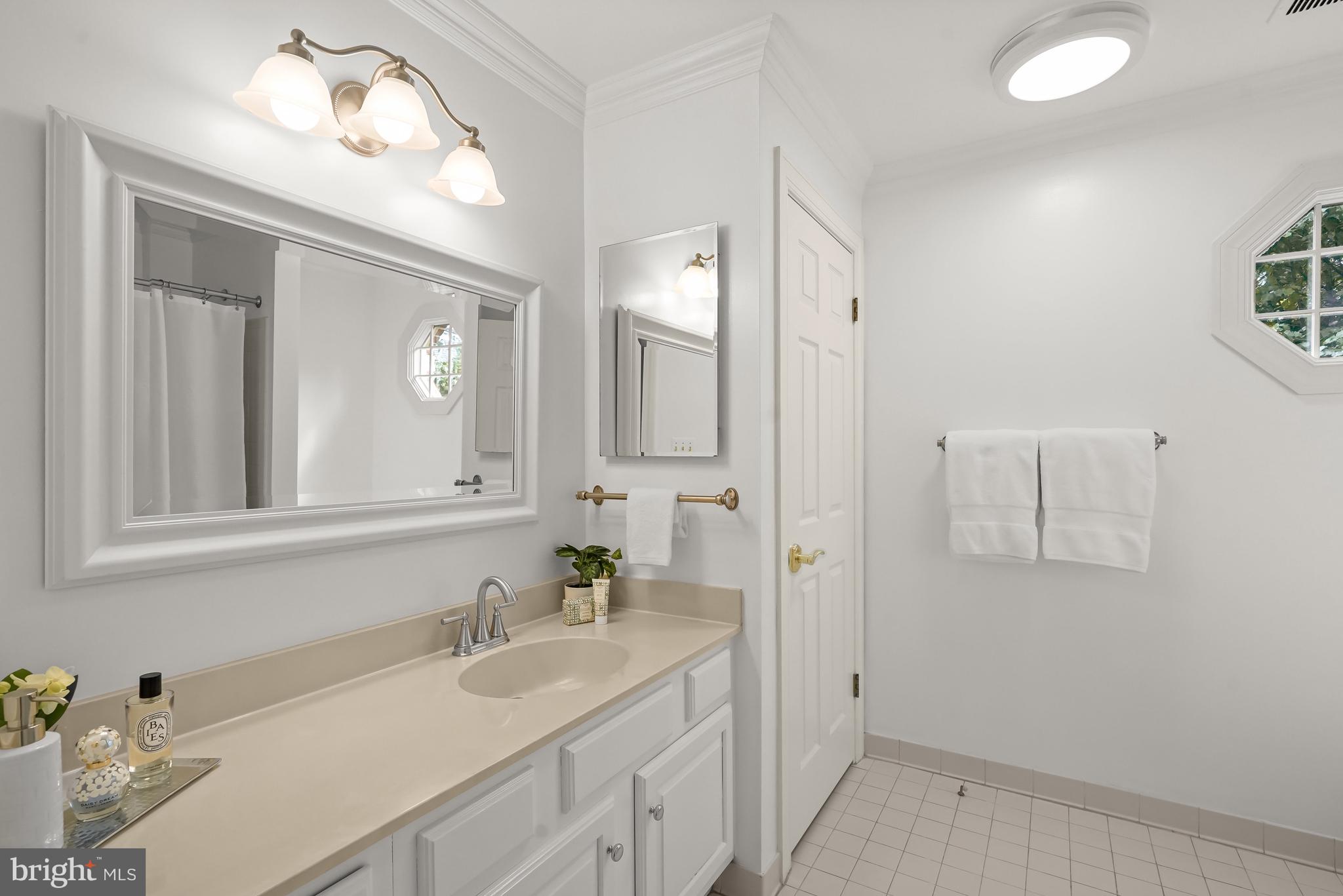 HAMPTONS OF MCLEAN - Residential