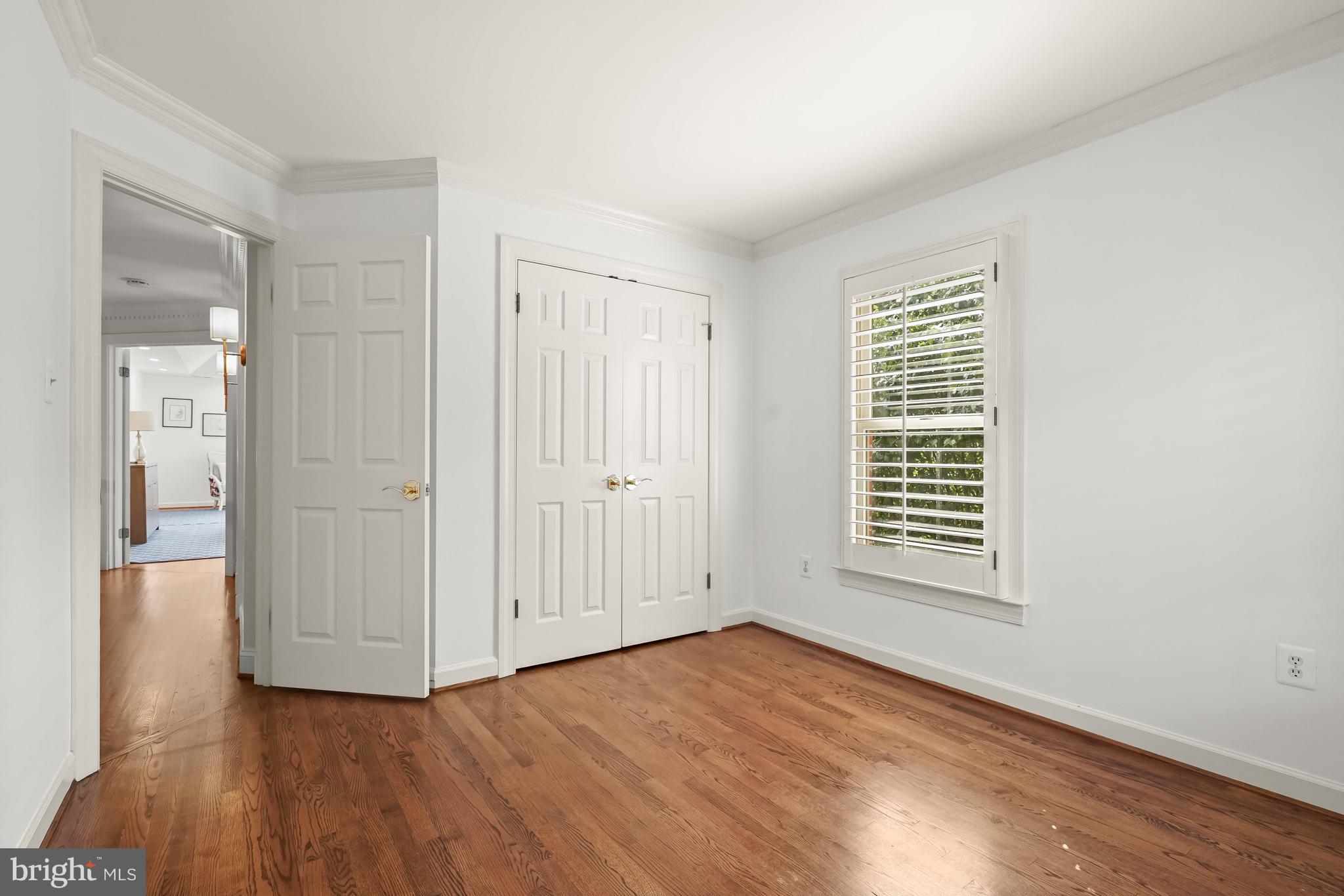 HAMPTONS OF MCLEAN - Residential