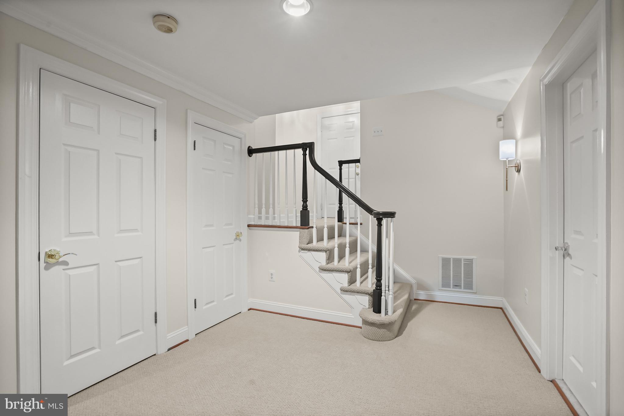 HAMPTONS OF MCLEAN - Residential