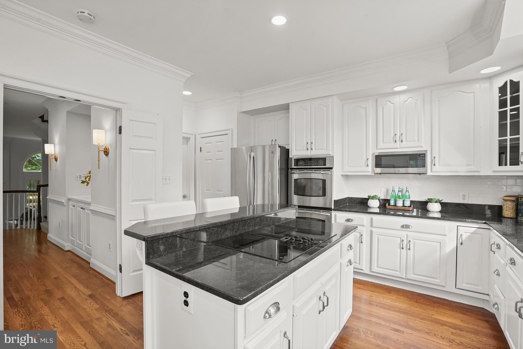 HAMPTONS OF MCLEAN - Residential