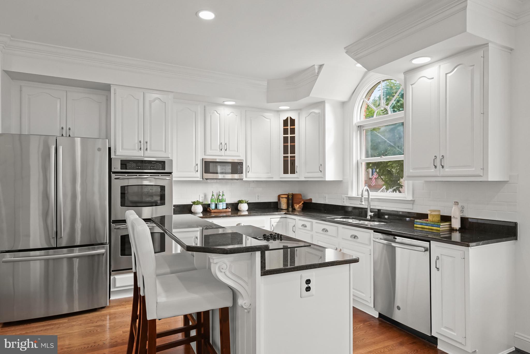 HAMPTONS OF MCLEAN - Residential