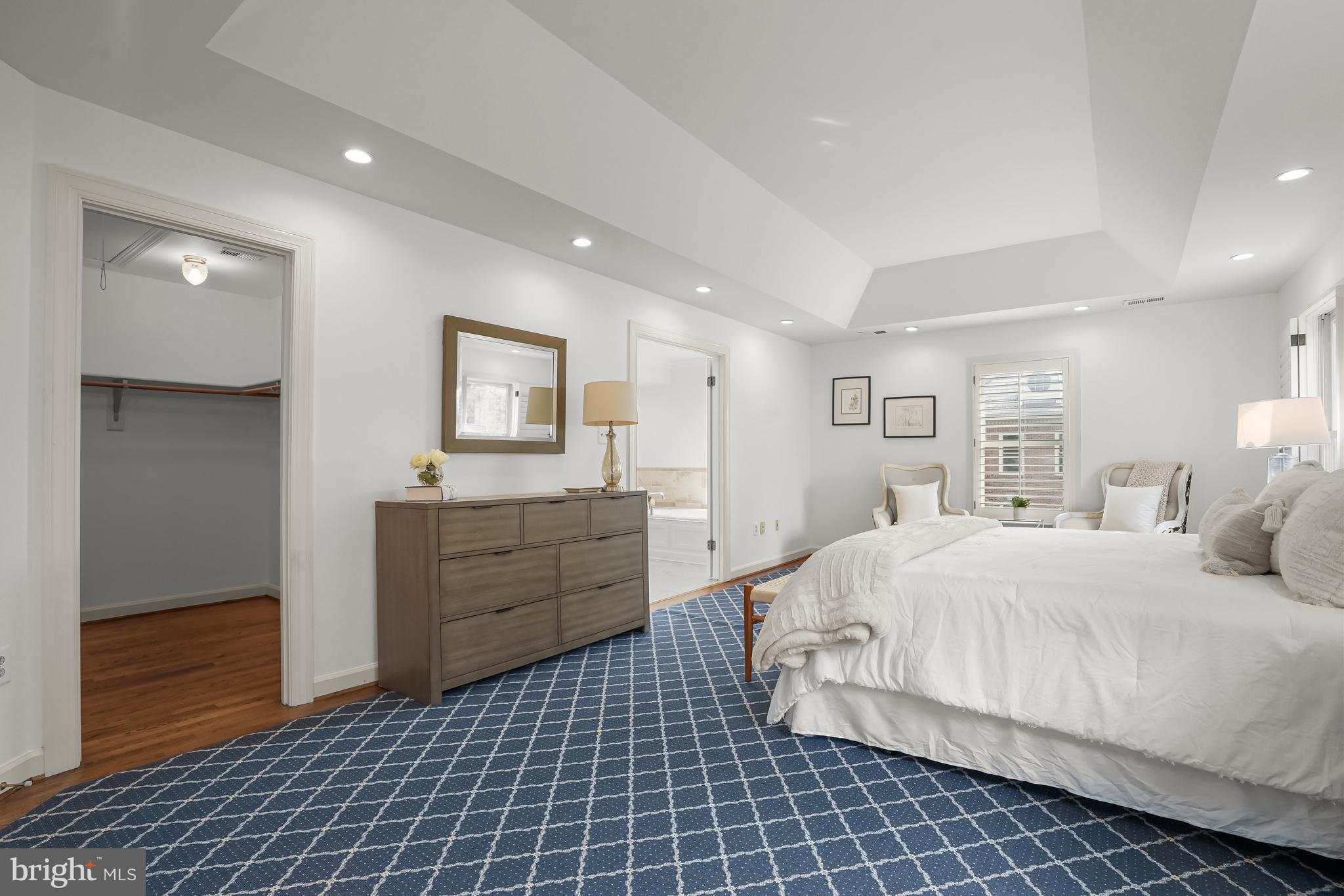 HAMPTONS OF MCLEAN - Residential