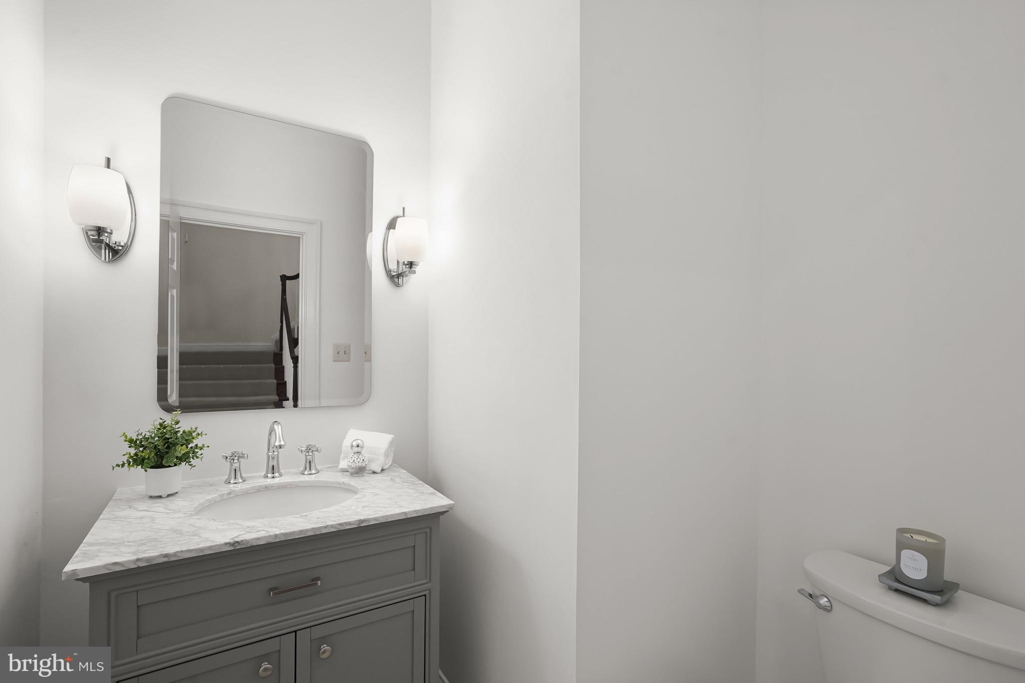 HAMPTONS OF MCLEAN - Residential