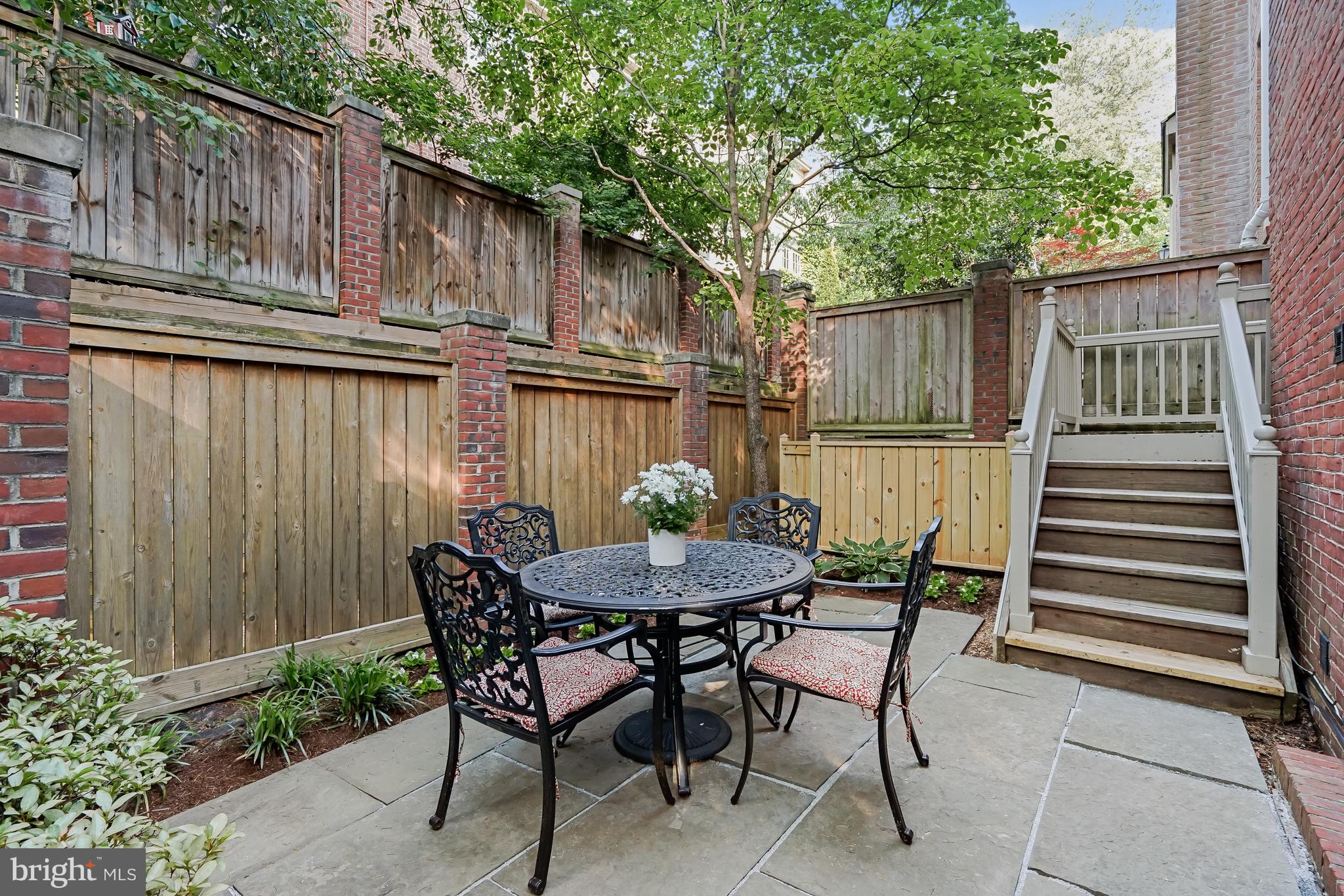 HAMPTONS OF MCLEAN - Residential