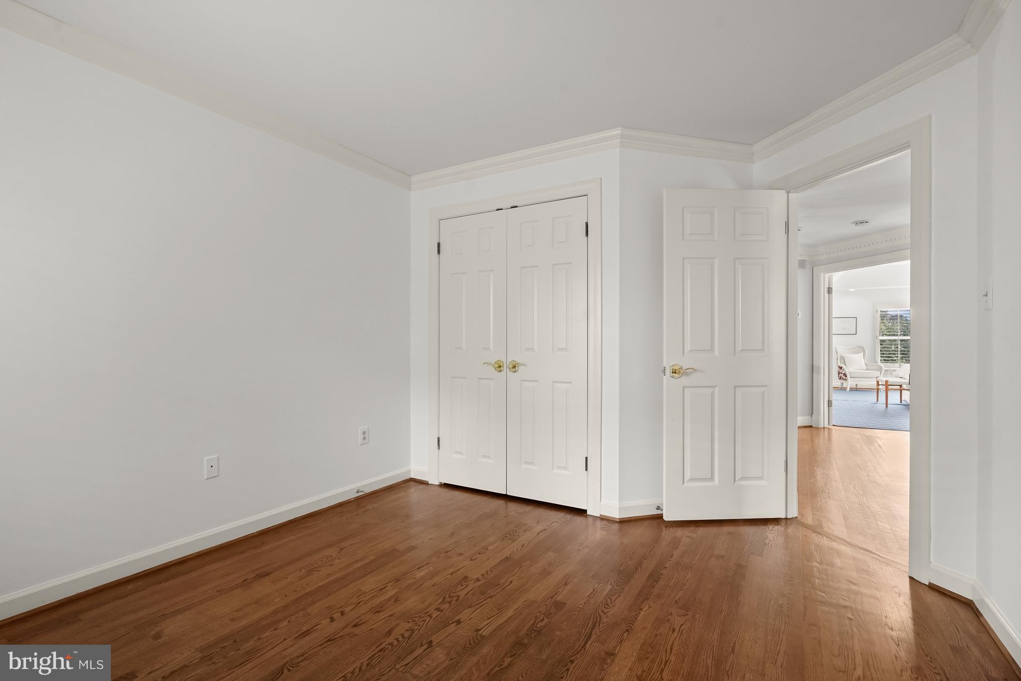 HAMPTONS OF MCLEAN - Residential