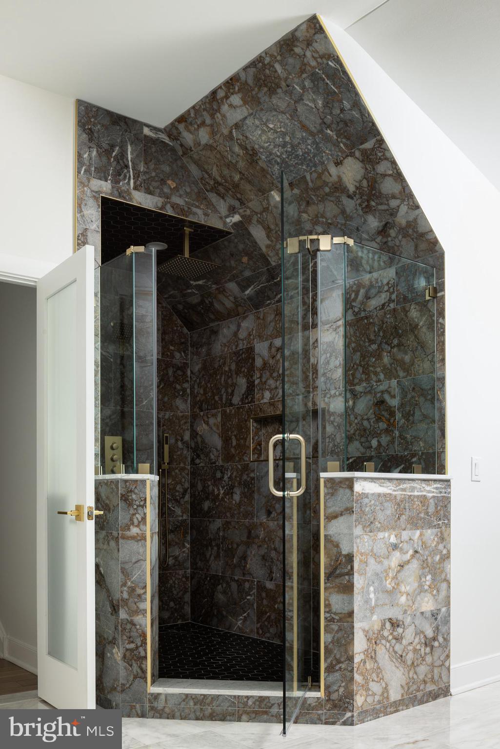 TENNIS POINTE - Residential