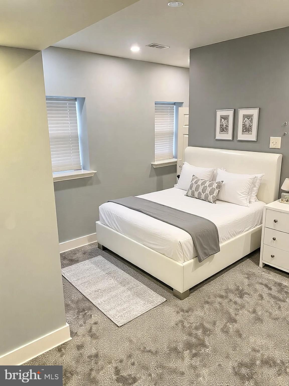 ROSEMONT - Residential Lease