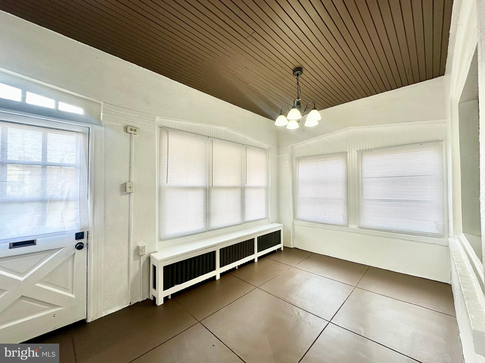 ROXBOROUGH - Residential