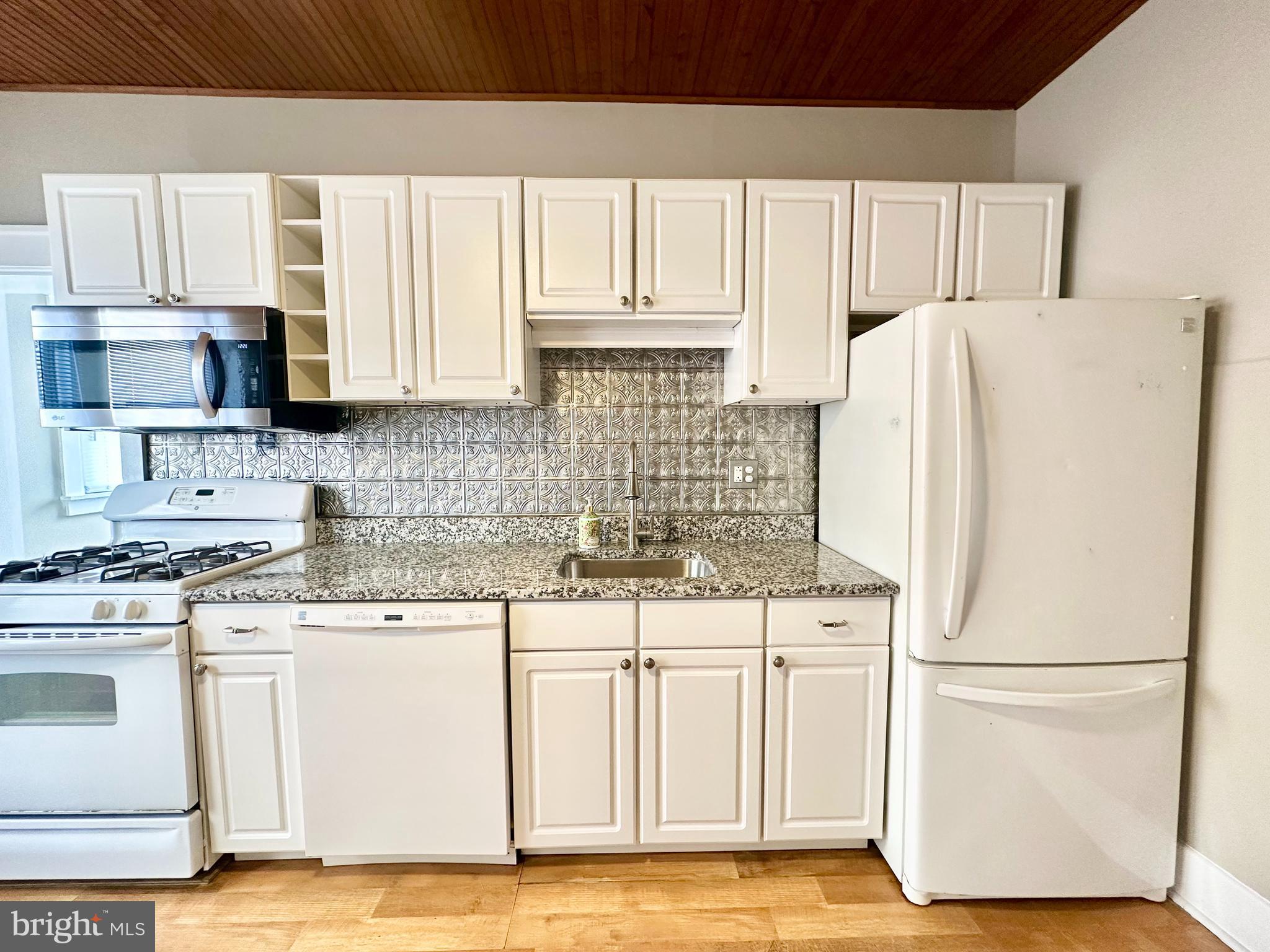 ROXBOROUGH - Residential