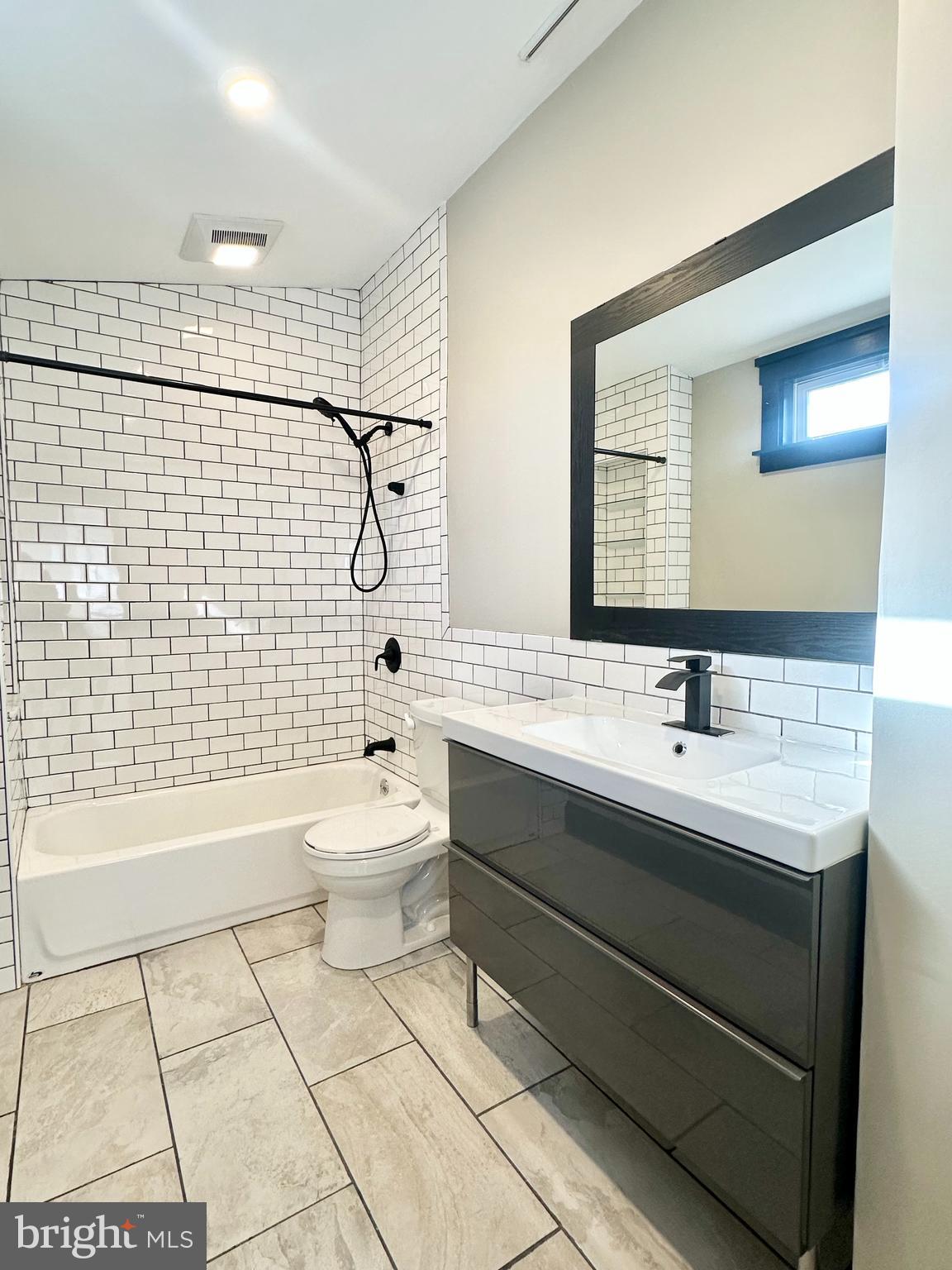 ROXBOROUGH - Residential