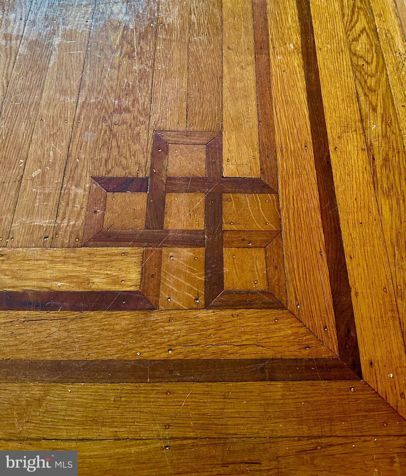 ROXBOROUGH - Residential