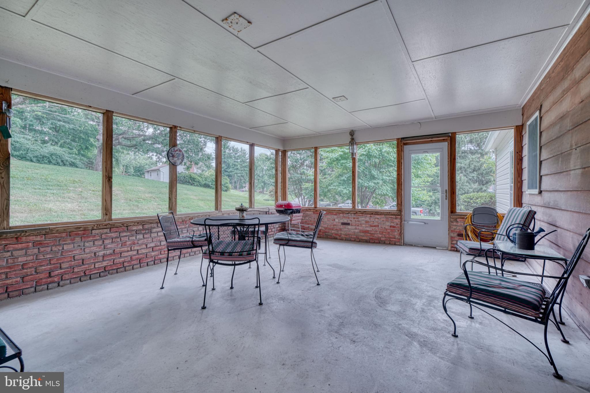 COLONIAL ACRES - Residential