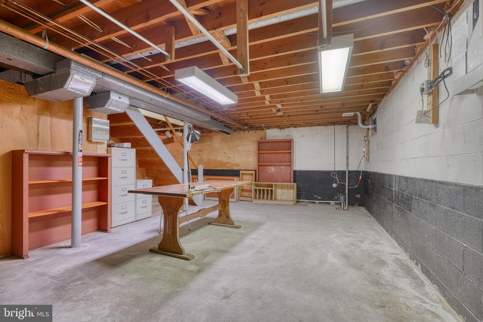 COLONIAL ACRES - Residential