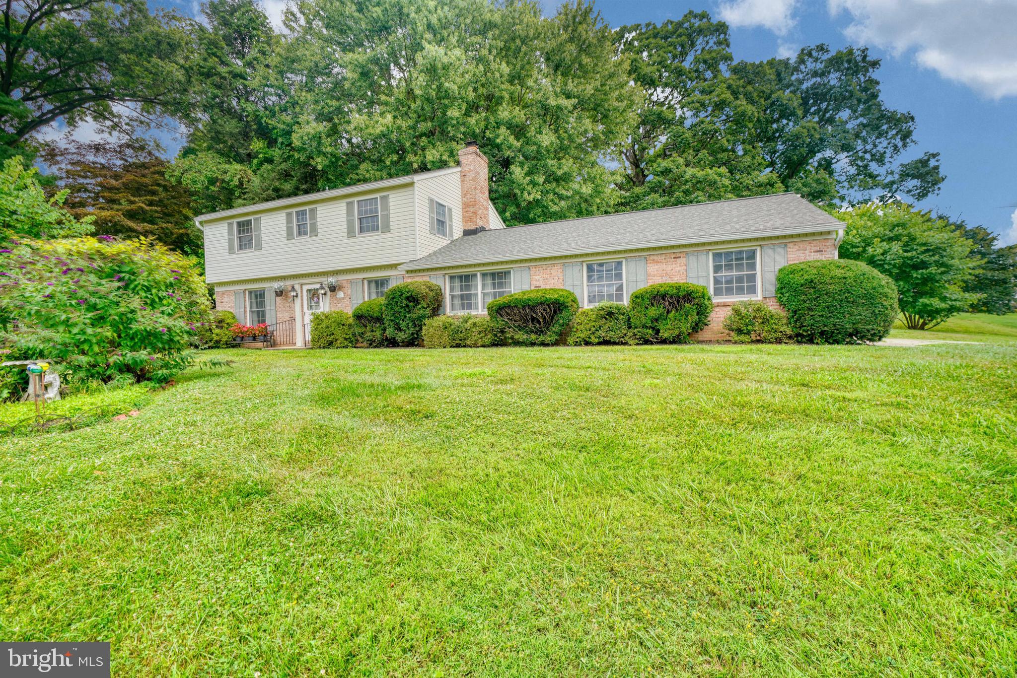 COLONIAL ACRES - Residential