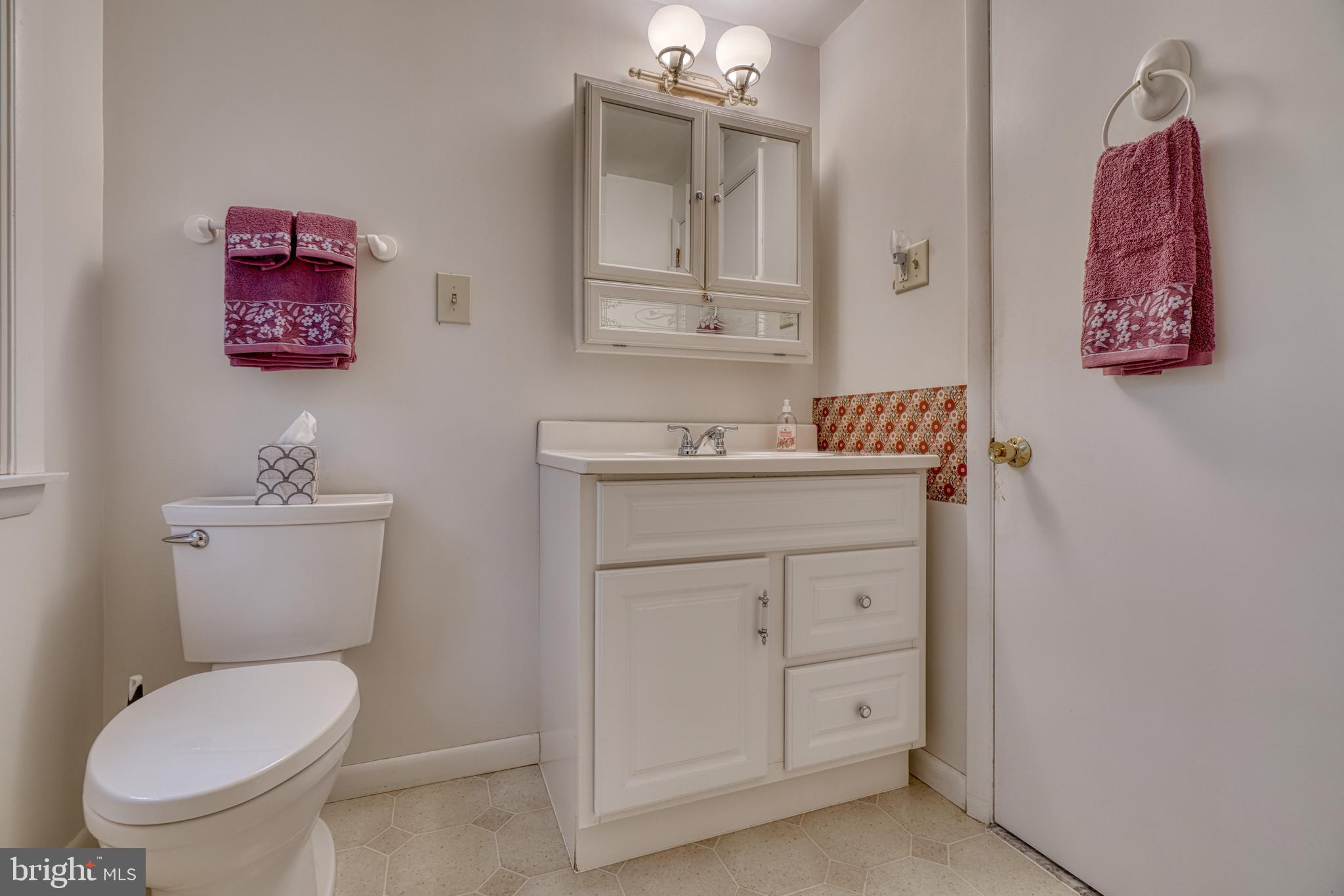 COLONIAL ACRES - Residential