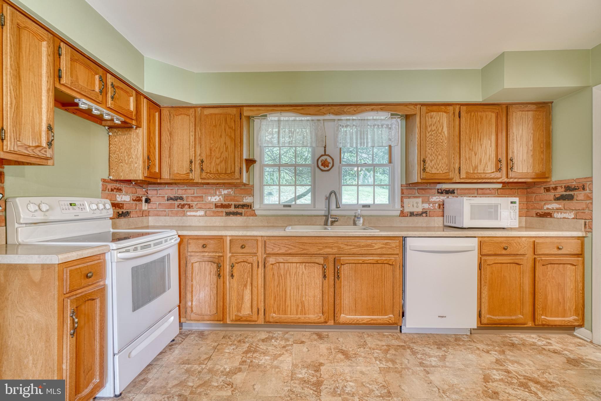 COLONIAL ACRES - Residential