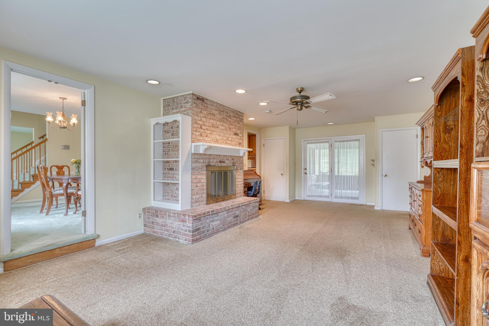 COLONIAL ACRES - Residential