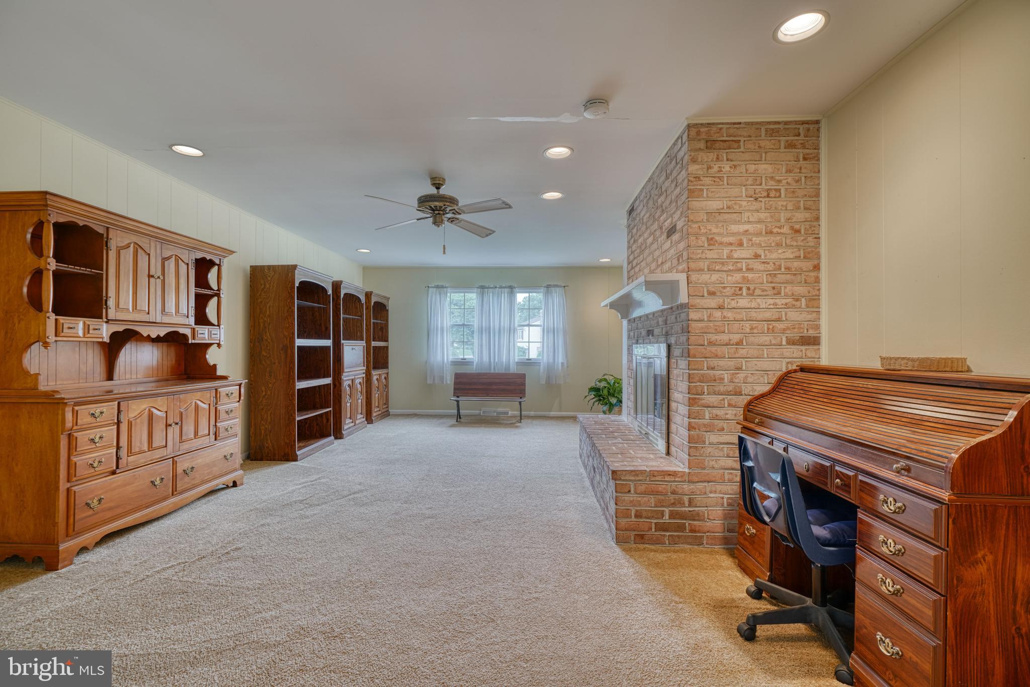 COLONIAL ACRES - Residential