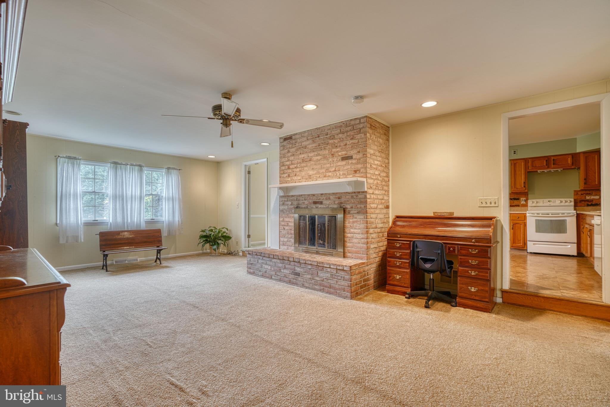 COLONIAL ACRES - Residential