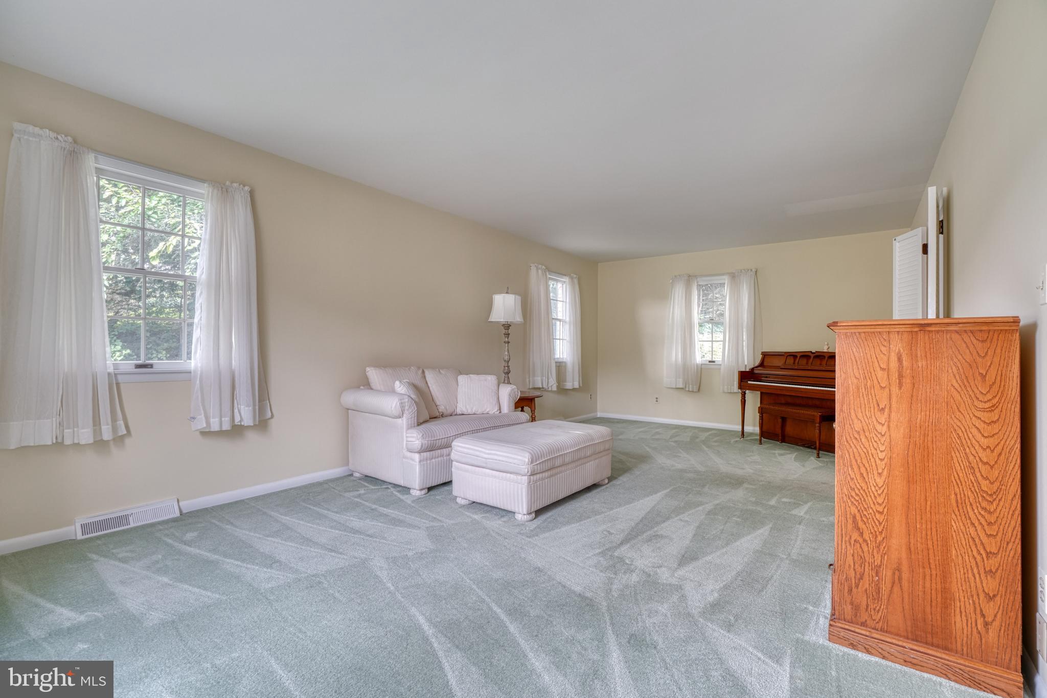 COLONIAL ACRES - Residential