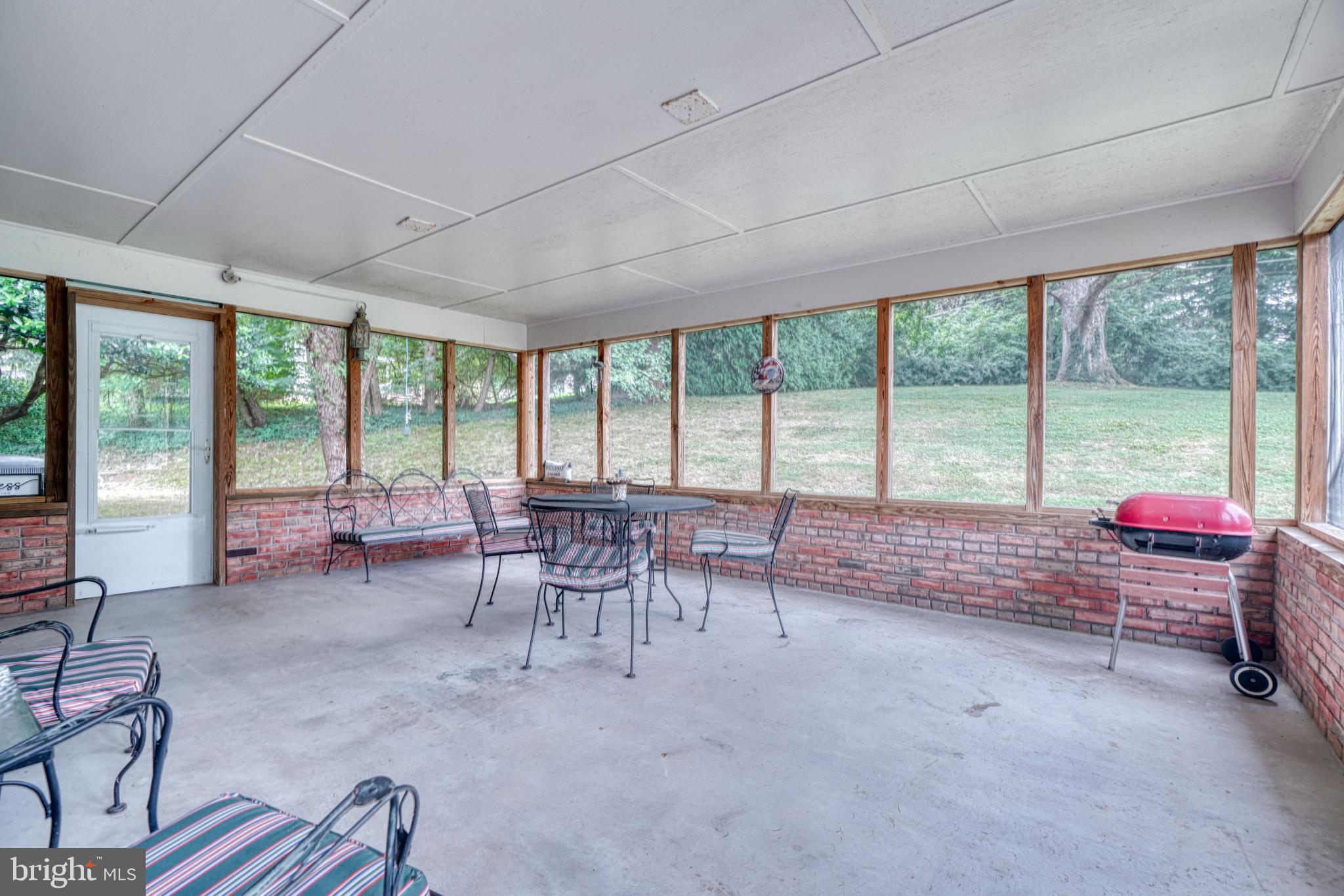 COLONIAL ACRES - Residential