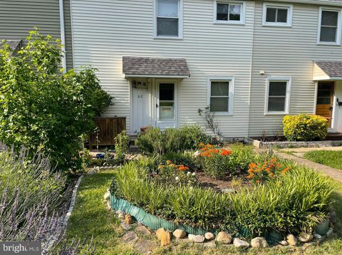 8 SOUTHWAY L GREENBELT MD 20770