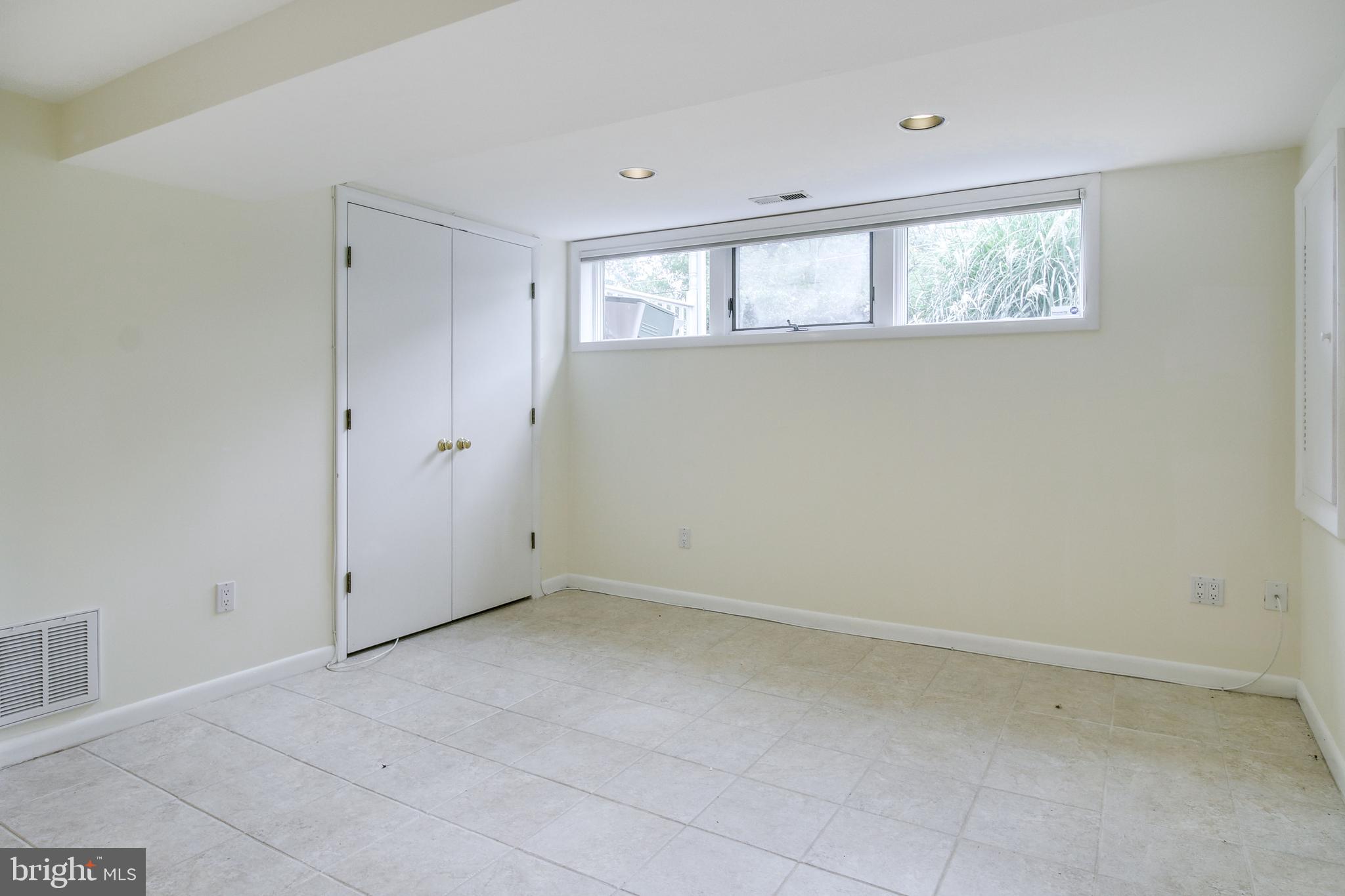 POTOMAC VALLEY - Residential