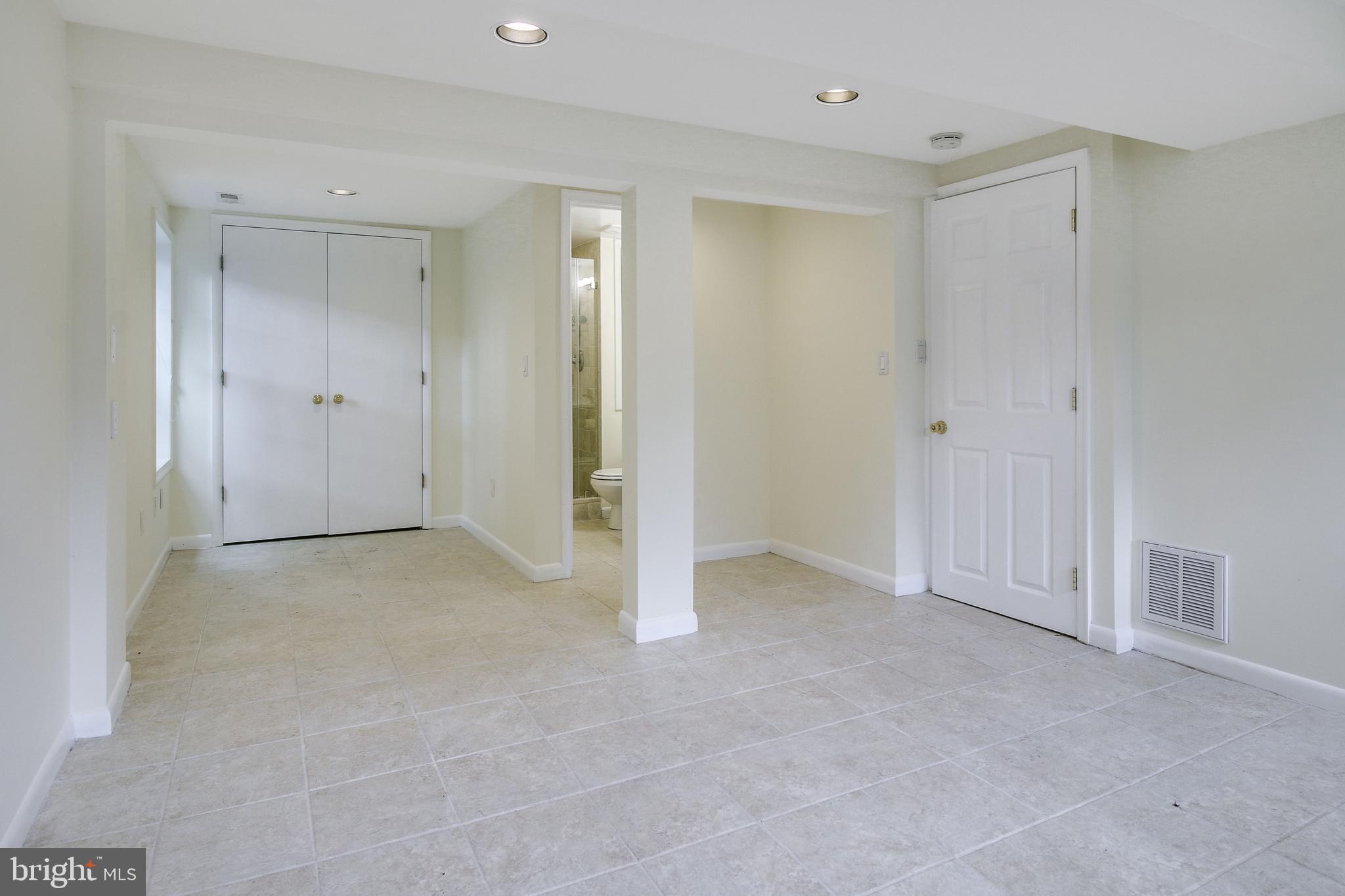 POTOMAC VALLEY - Residential