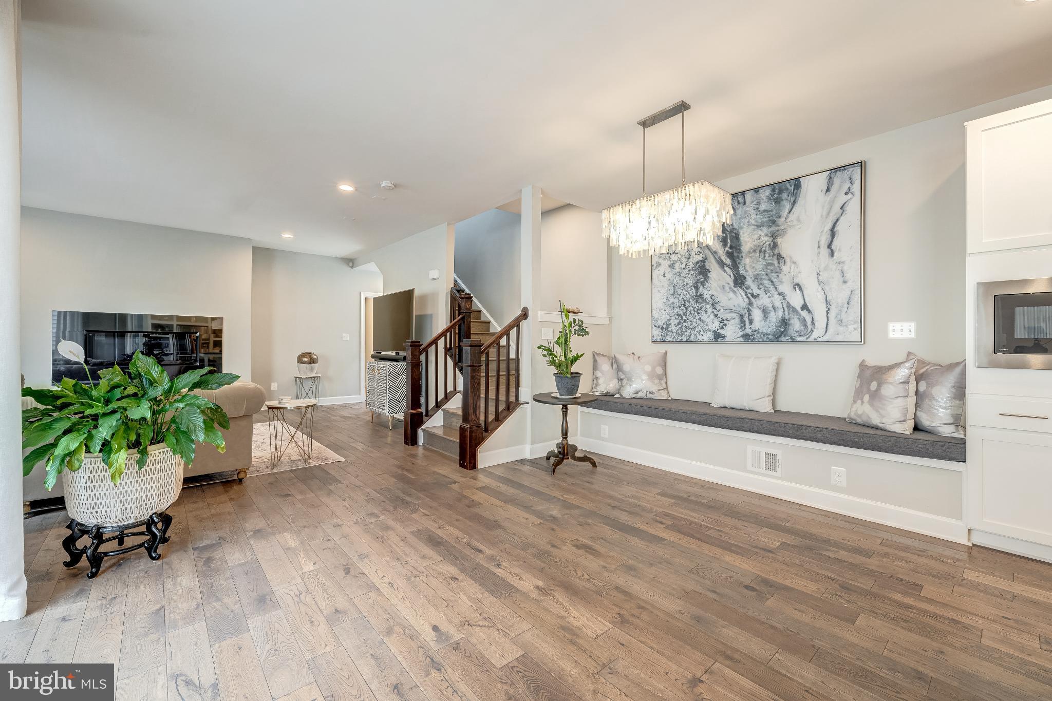 ONE LOUDOUN - Residential