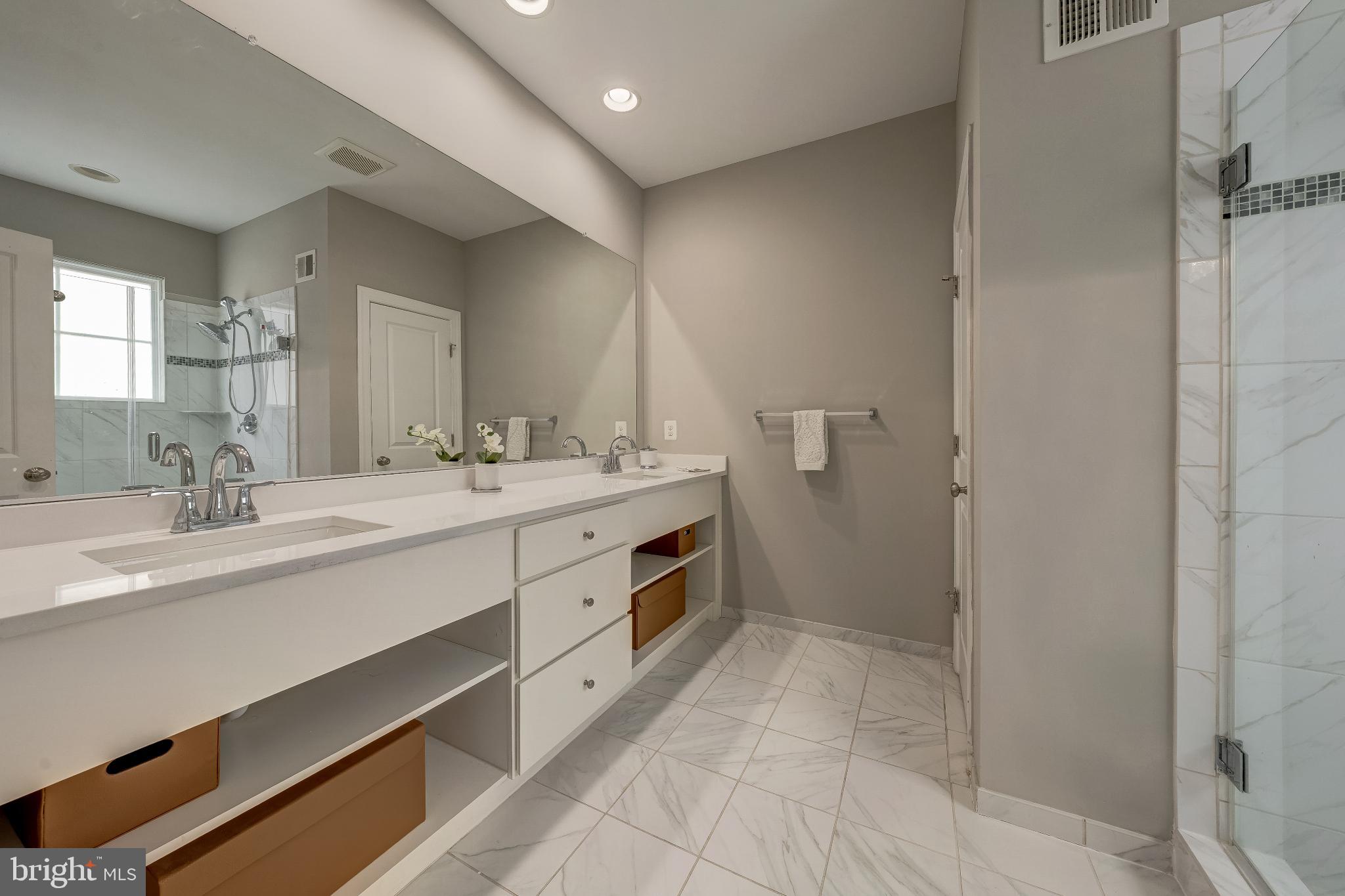 ONE LOUDOUN - Residential