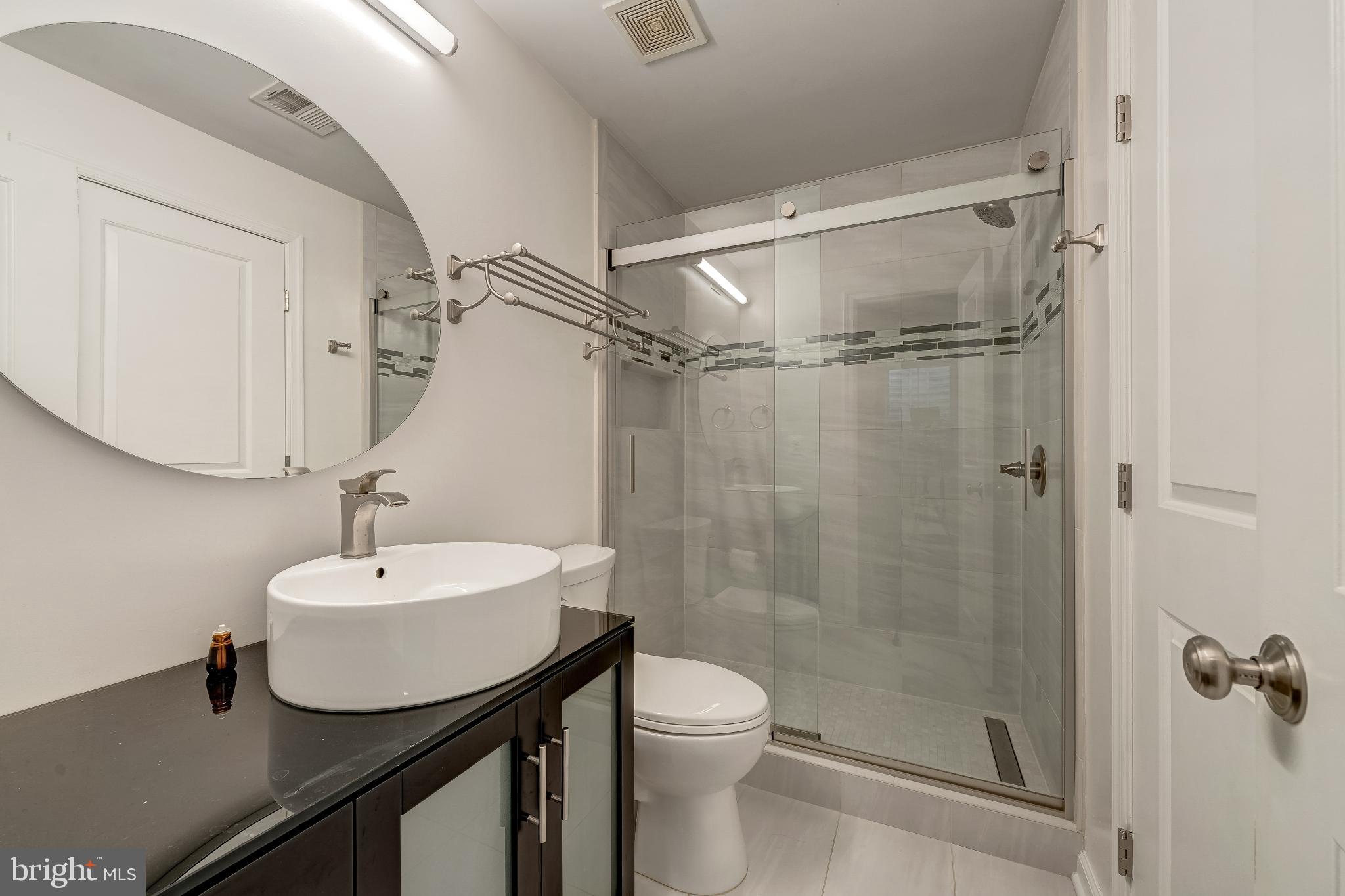 ONE LOUDOUN - Residential